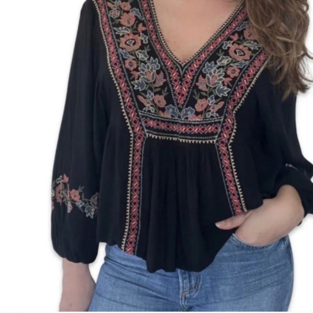 American Eagle Outfitters Boho Black Peasant Blouse Floral Embroidery Small